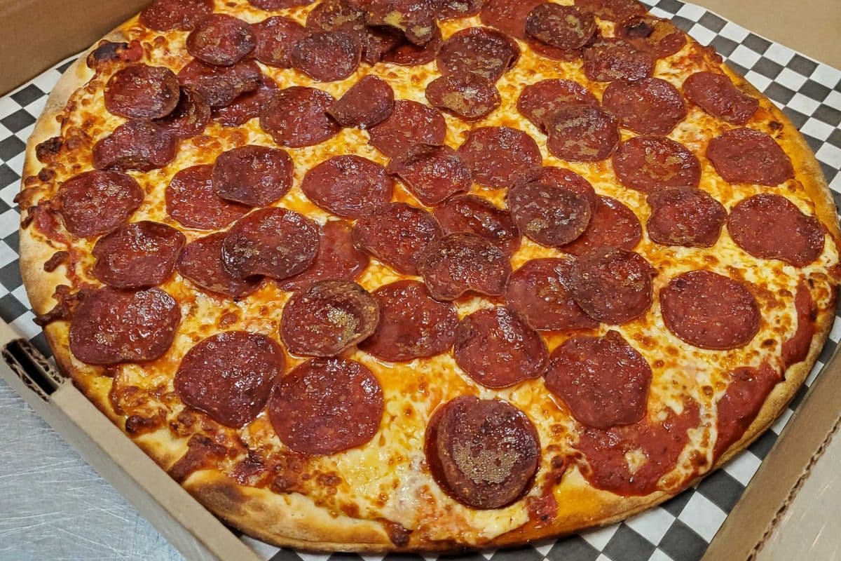 Extra Large Pepperoni Pizza