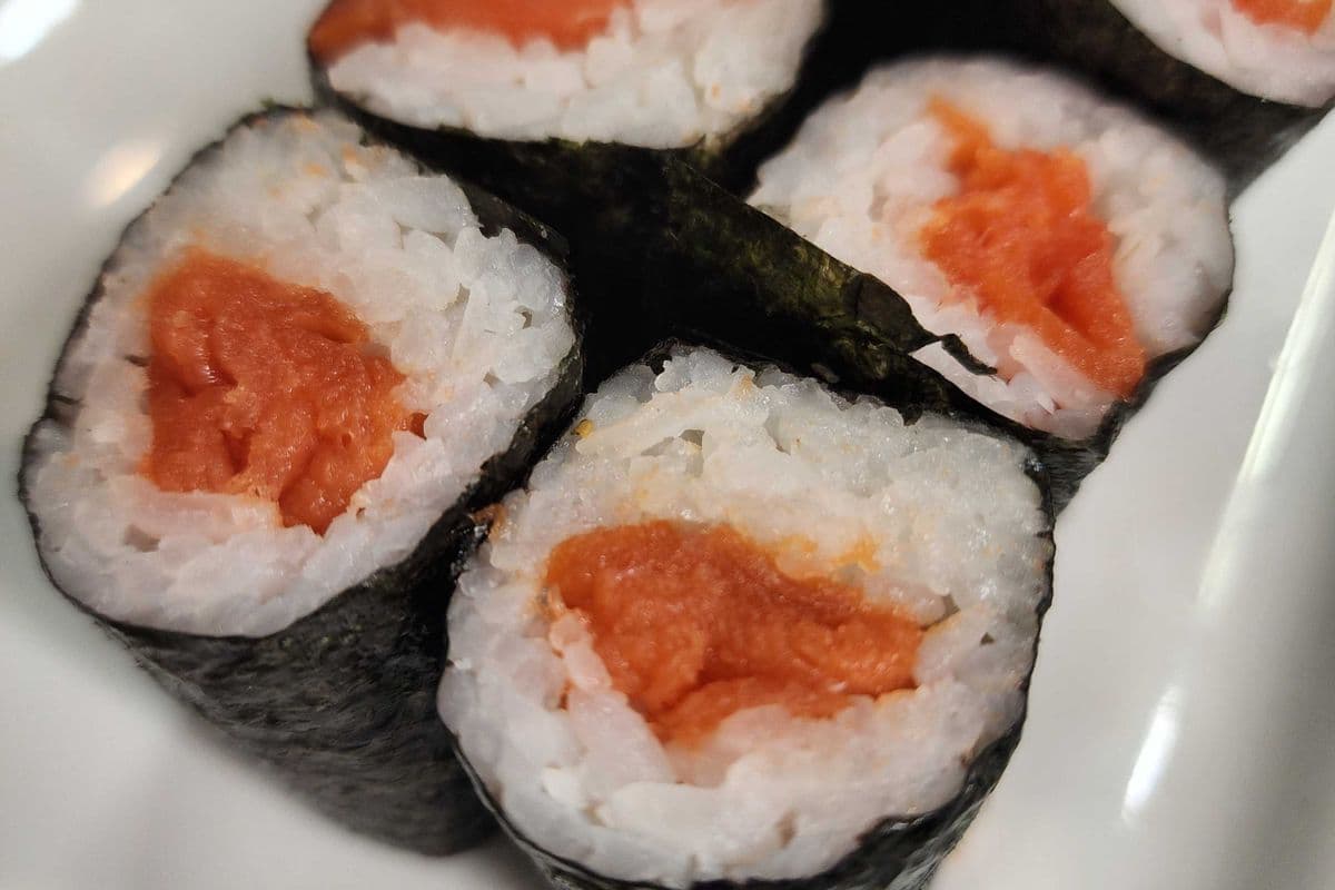 Smoked Salmon Roll (6 pcs)