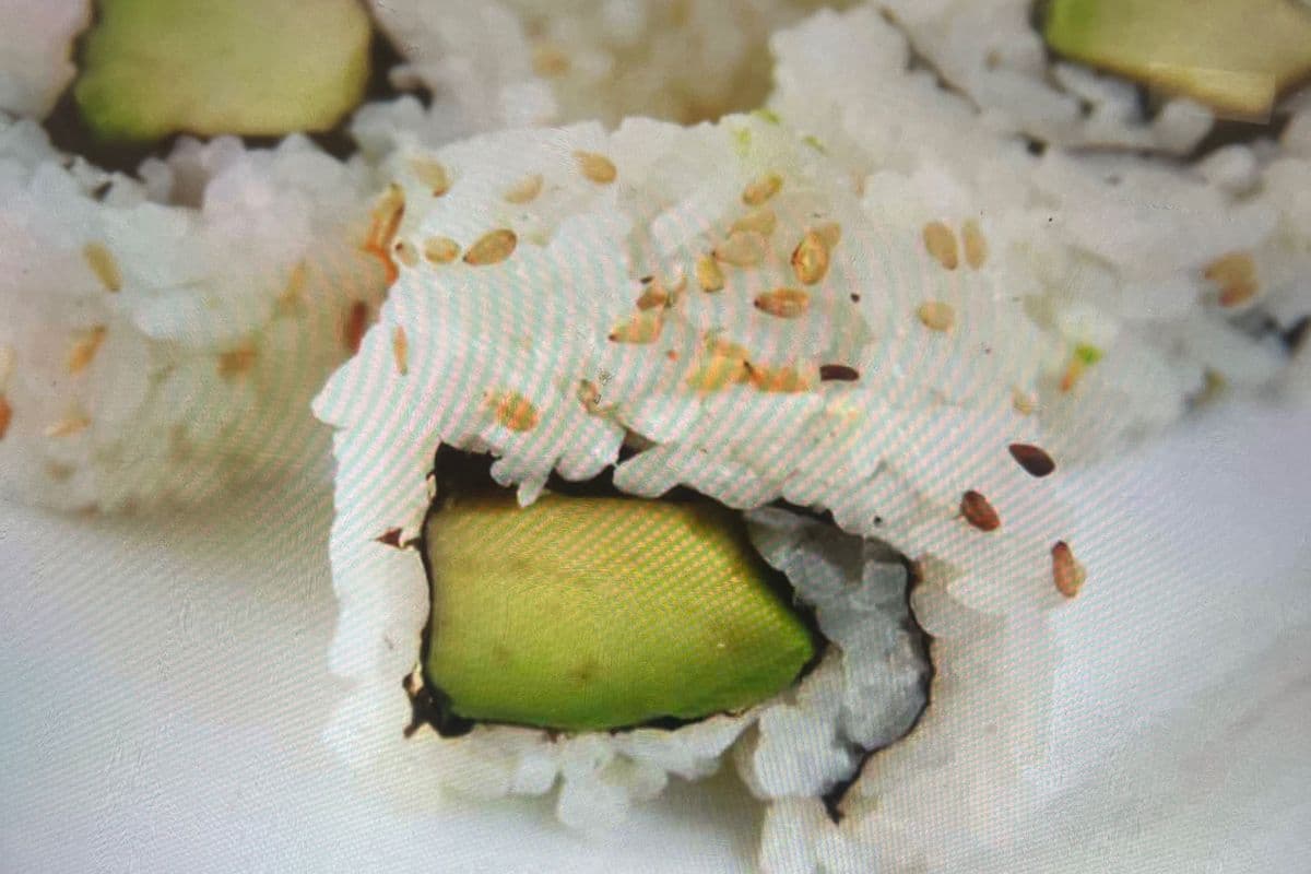 Avocado roll (牛油果卷)8pcs
