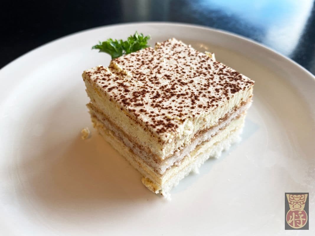 E5. Mini Tiramisu Cake (4 pcs)