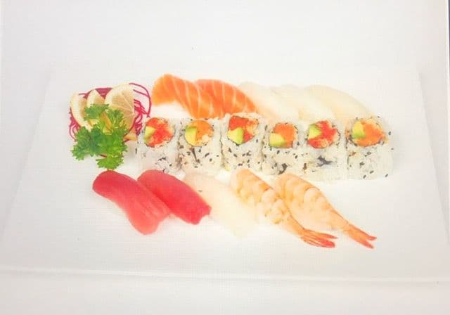 64. Fushimi Sushi Set (16 pcs)