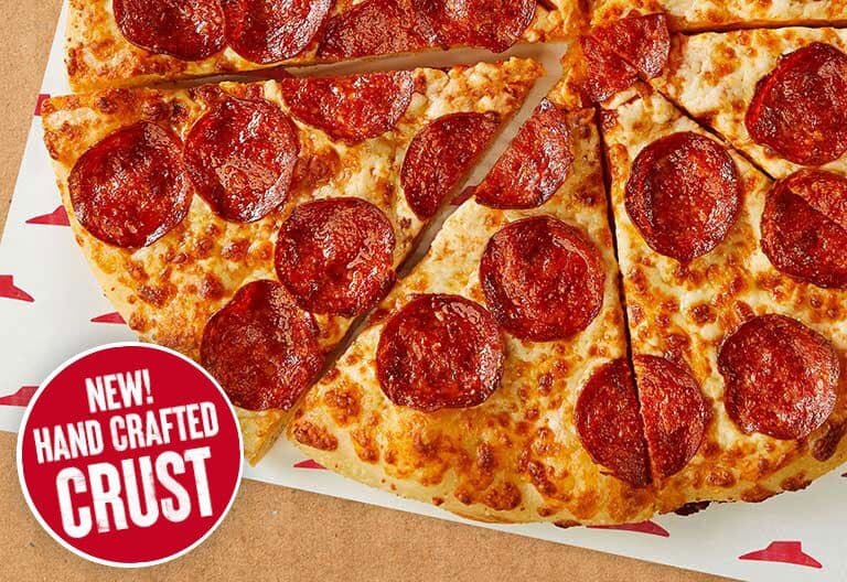 Grande 14" Croûte étirée à la main Pepperoni Classique