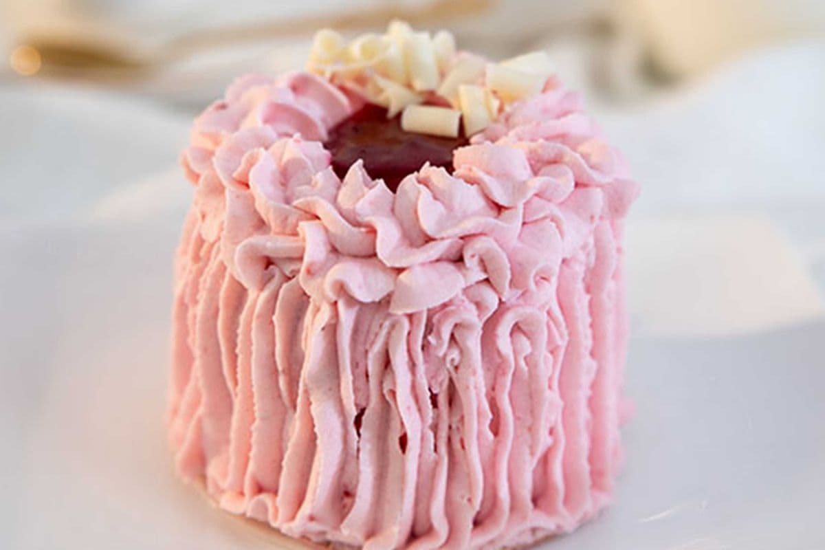 Mini Strawberry Cake