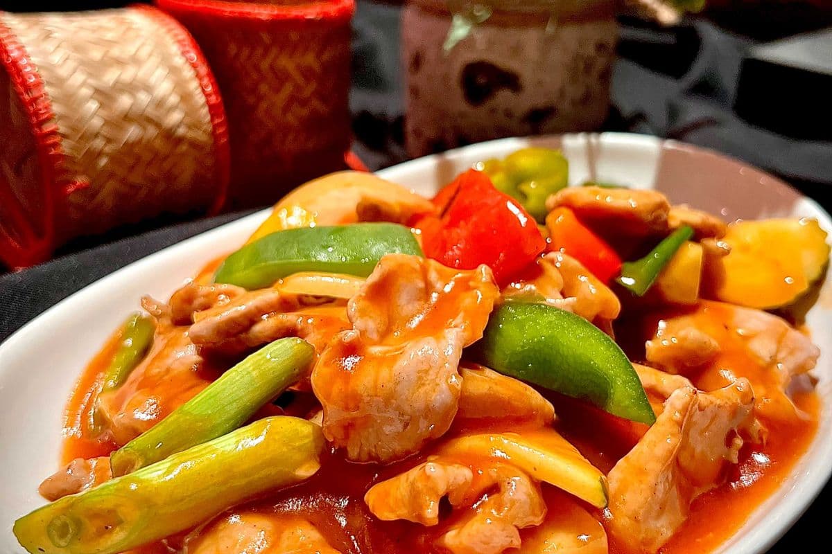 P4. Sweet-and-Sour Pork - Moo Preow Wann