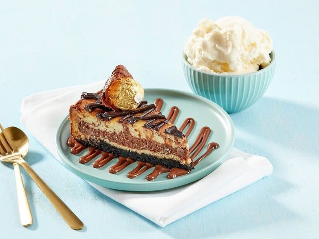 Hazelnut Cheesecake w/ Ice Cream