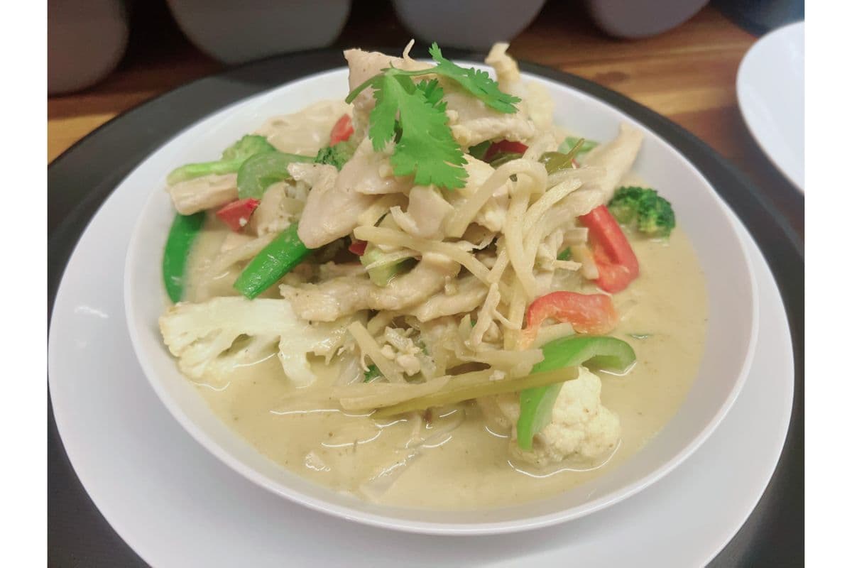 Spicy Green Curry Noodles