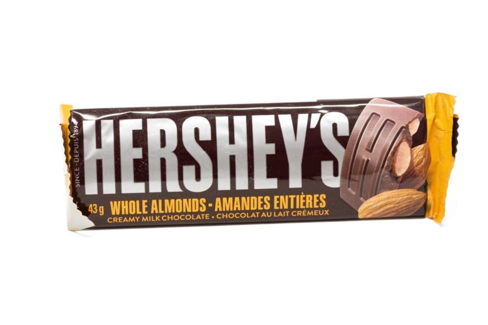 Hershey's Whole Almond Chocolate (43 g)