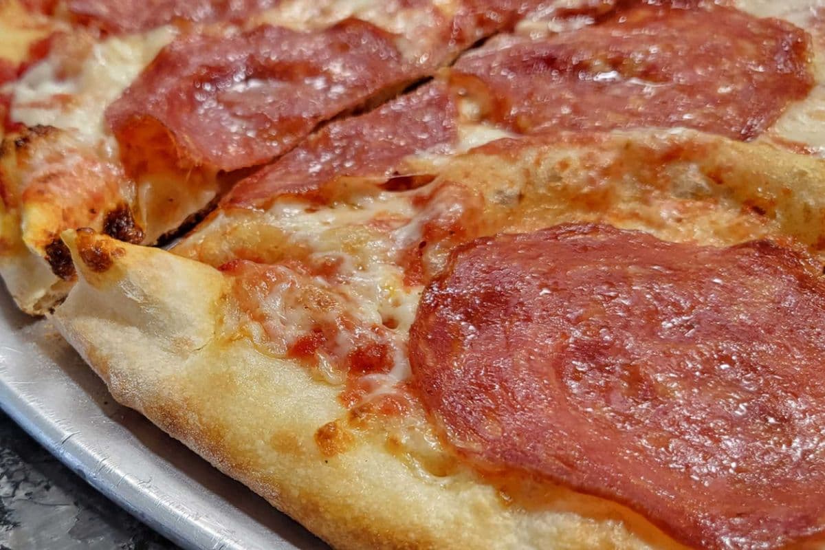 Calabrese pizza 16"