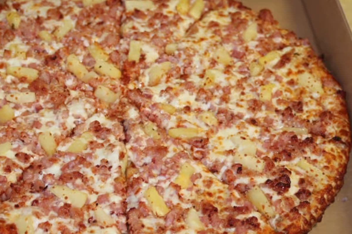 Large-Sized Hawaiian Pizza