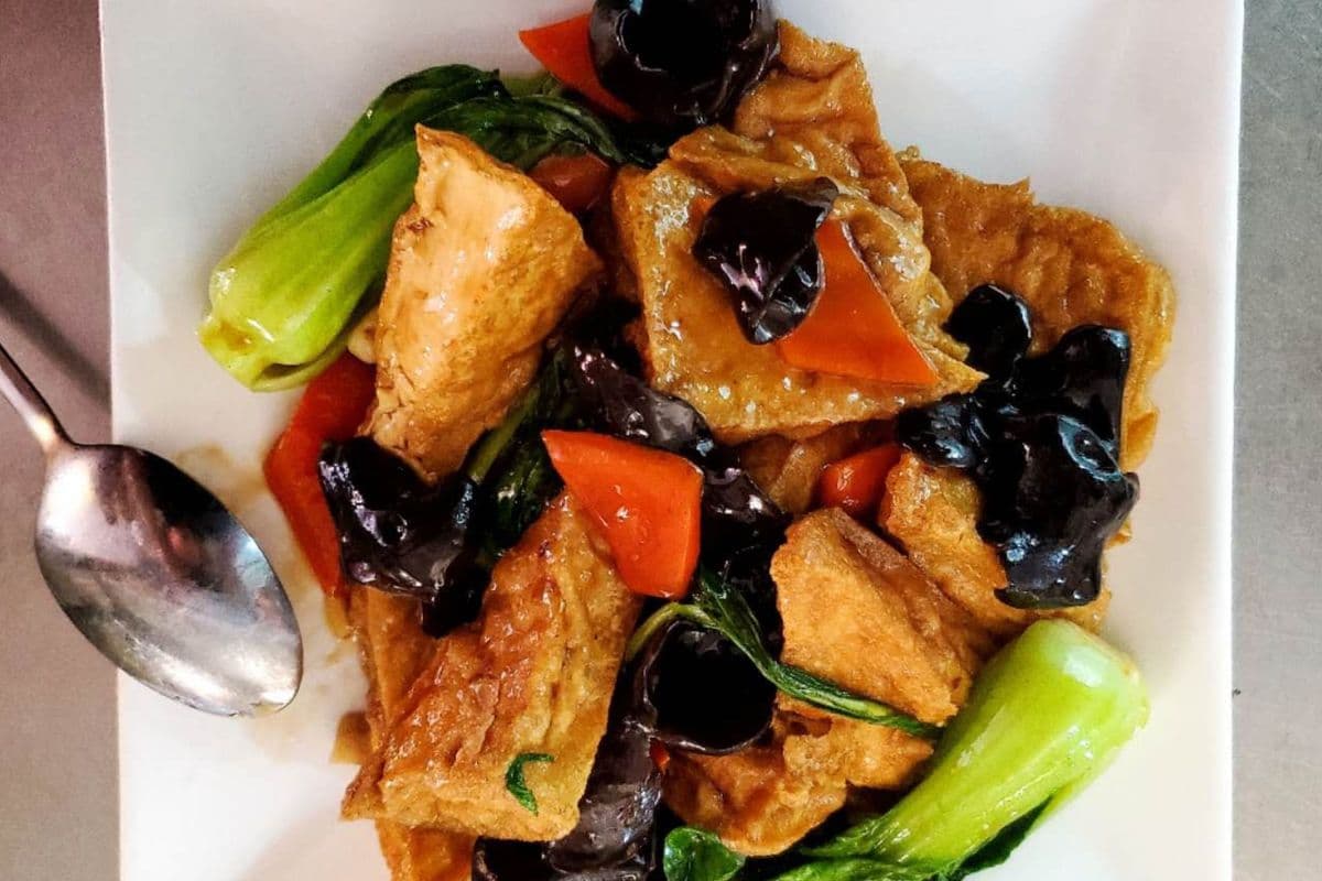 Home-Style Braised Tofu (家常豆腐)