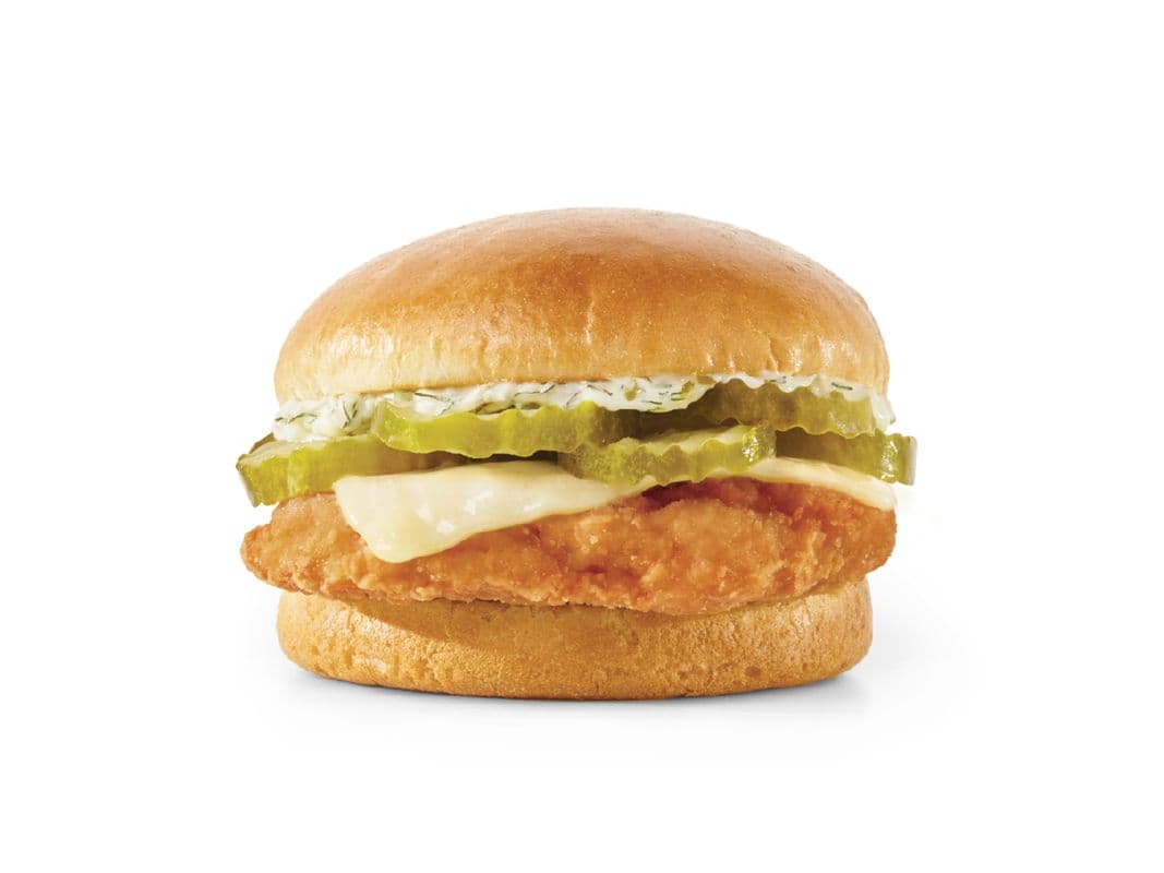 Sandwich au poulet et cornichons à l’aneth / Dill Pickle Chicken Sandwich (Cals: 510)