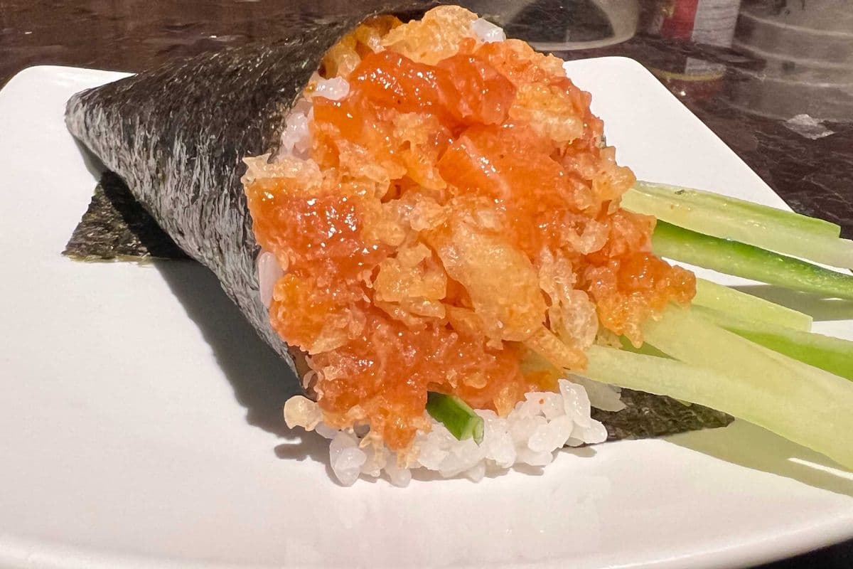 Spicy Salmon Cone (1 pc)