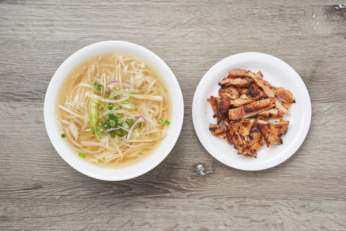 P14. Pho (Ga Nong) Hoac (Thit Nuong)