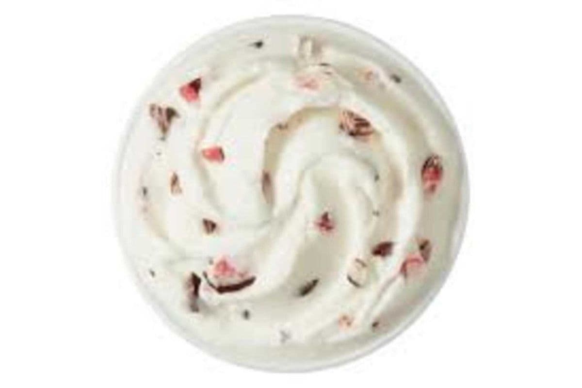 Peppermint Bark Blizzard® Treat