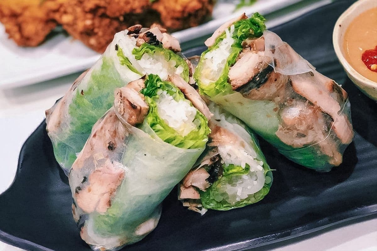 Grilled Chicken Salad Rolls (2pcs)