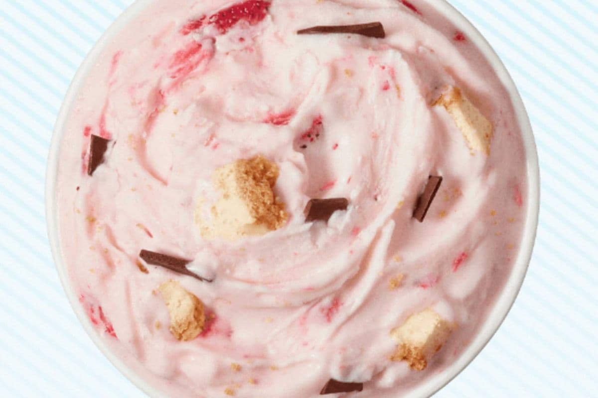 NEW! Dipped Strawberry Cheesecake BLIZZARD® Treat