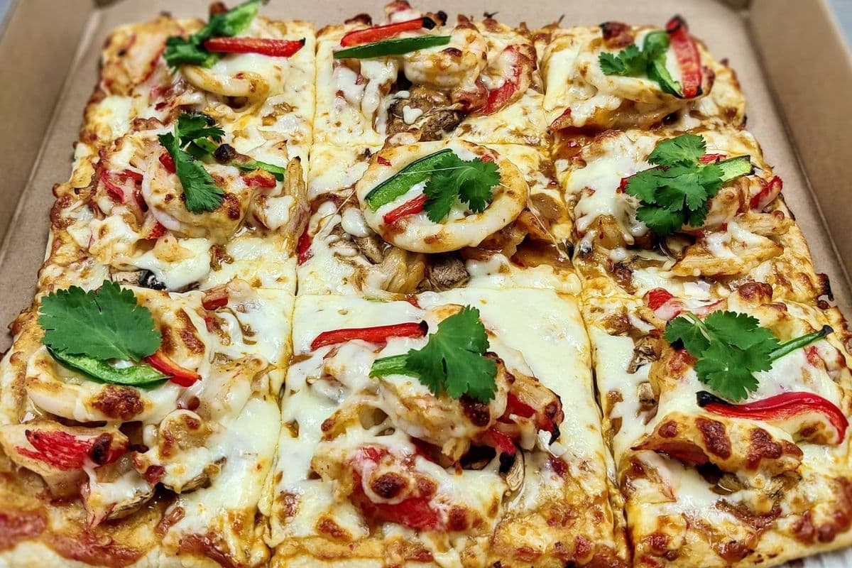 P4. Tom Yum Pizza