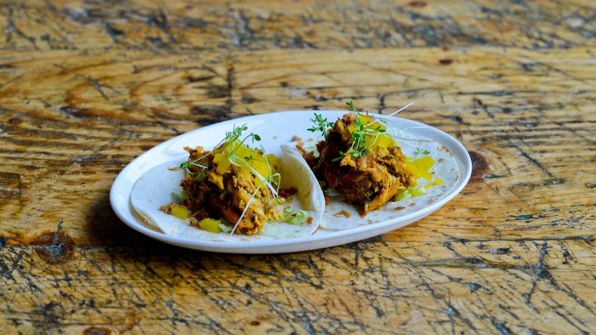 Balinese Chicken Tacos (2 pcs)