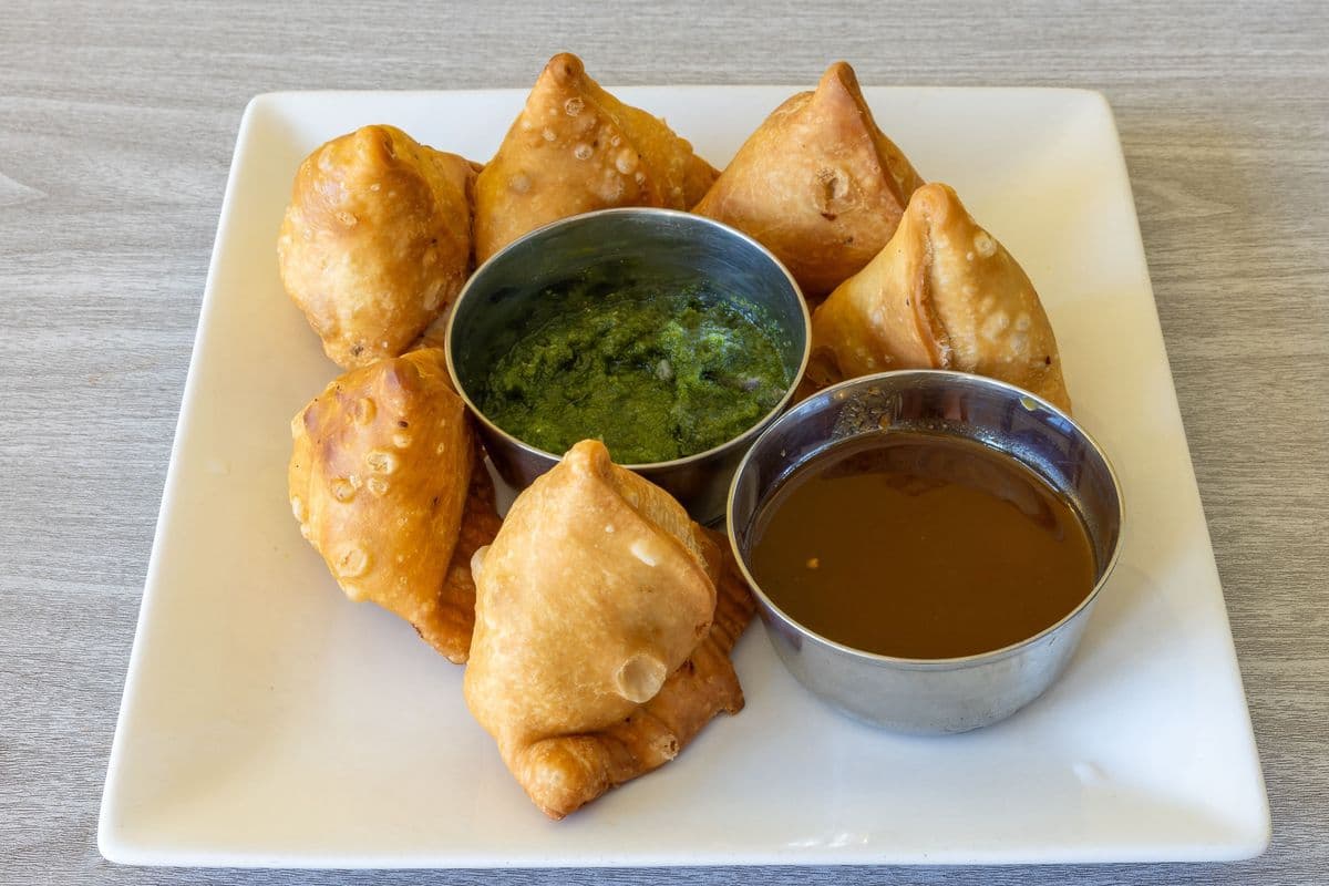 Six (6) Chicken Samosas – Handmade