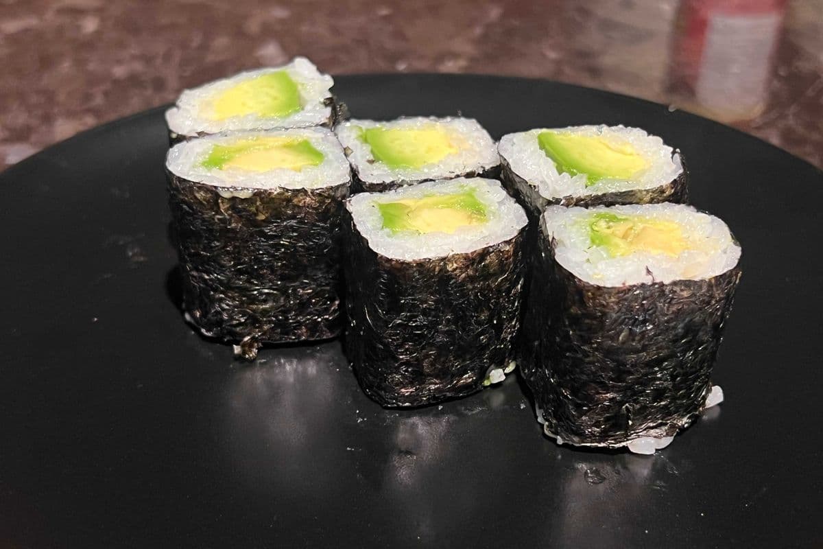 Avocado Maki (6pcs)