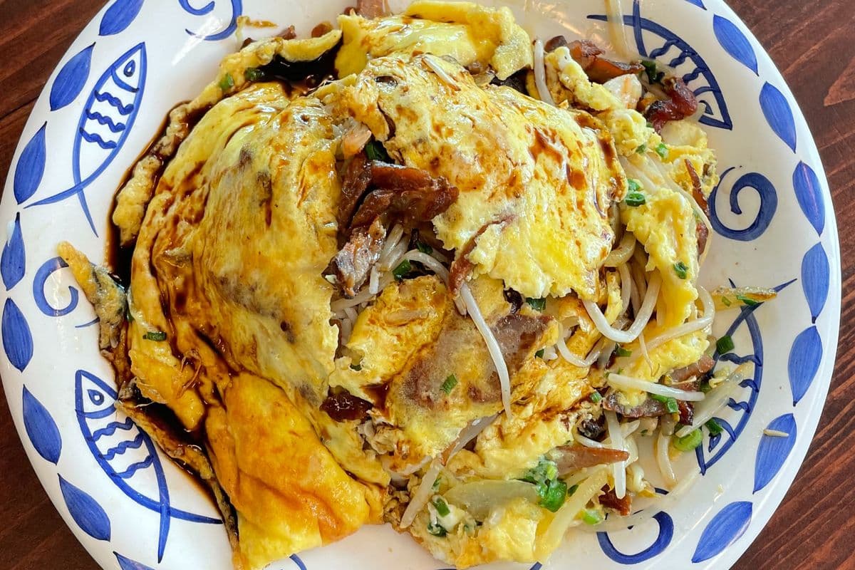 H8 - HK-Style Omelet with BBQ Pork (Cha Siu) and Shrimp with Rice 香煎芙蓉蛋飯