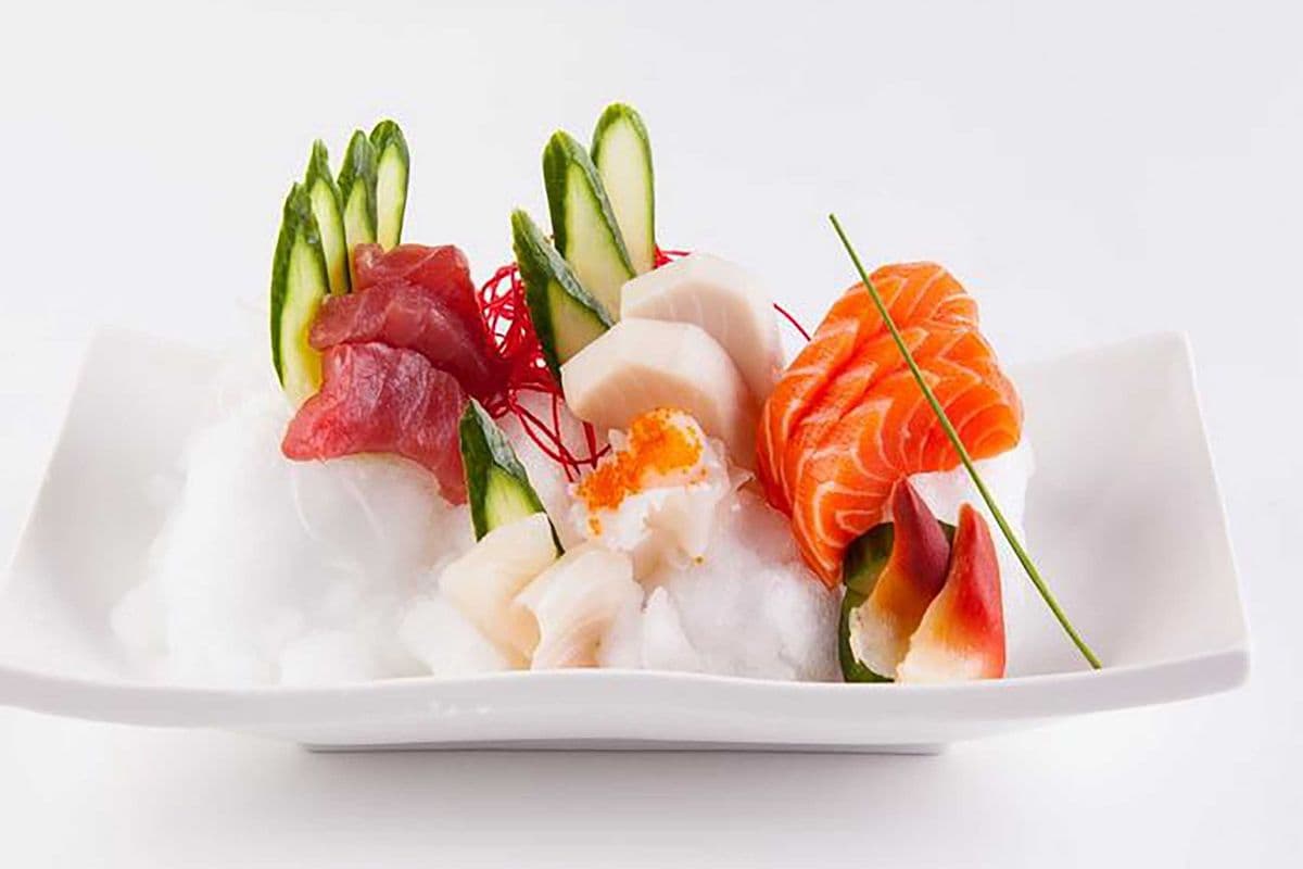 Deluxe Sashimi (15 pcs)