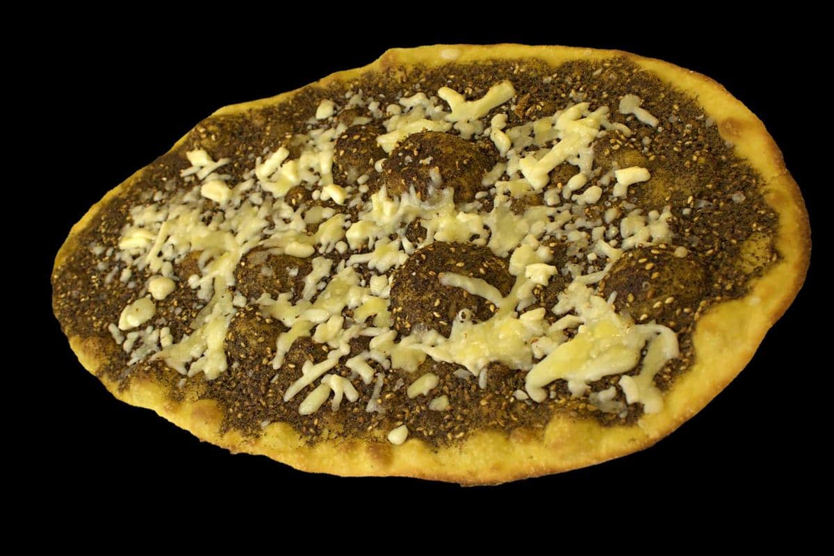 Thyme - Za'tar Mashrouha Pie with Cheese (1 pc)