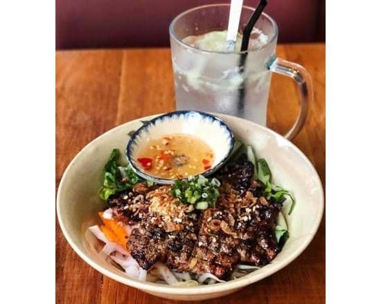 20. Com Bo Nuong 烤牛肉串饭 / 20. Com Bo Nuong