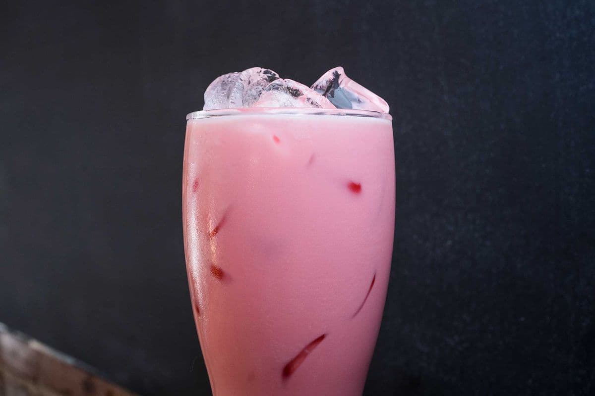 D4_Lait rose glacé / Iced Pink Milk