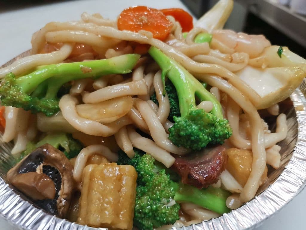 Shanghai Noodle W/ Shrimp, Chicken & Pork In Oyster Sauce - OO