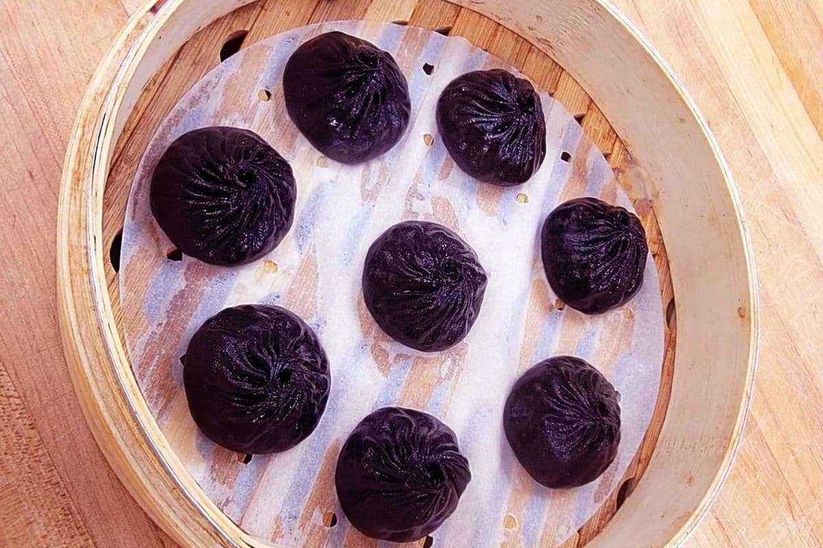 【NEW】Steamed Black Truffle & Pork Soup Dumplings(8 pcs)黑松露小籠湯包