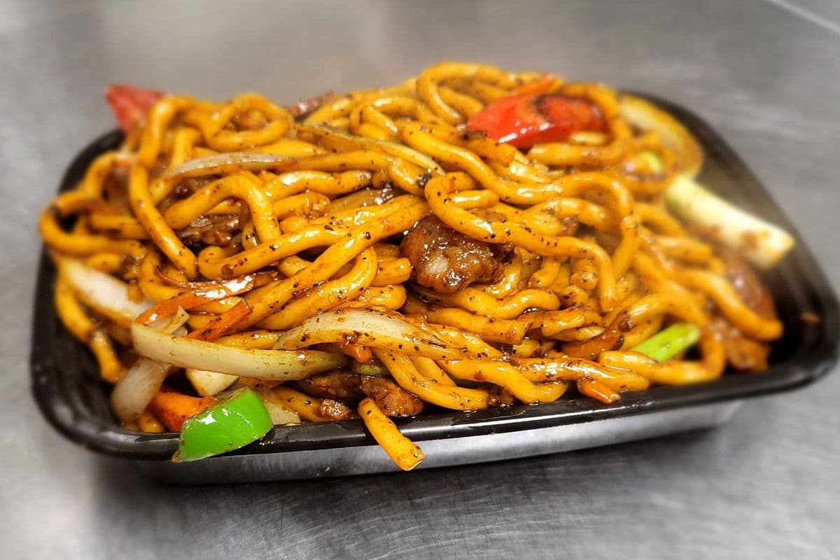 Black Pepper Steak Noodles