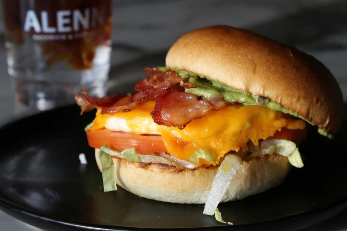 Egg BLT