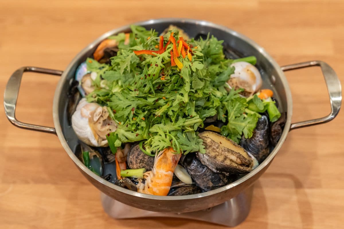 해물조개찜 / Seafood Steam Pot (Soup Base) (Non-Spicy Available)