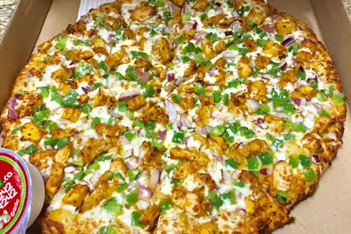 Large-Sized Butter Chicken Pizza