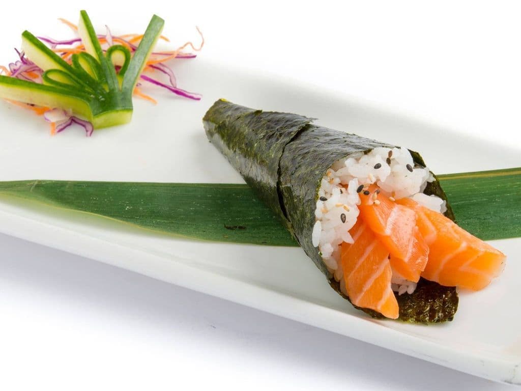 H01 Salmon Hand Roll