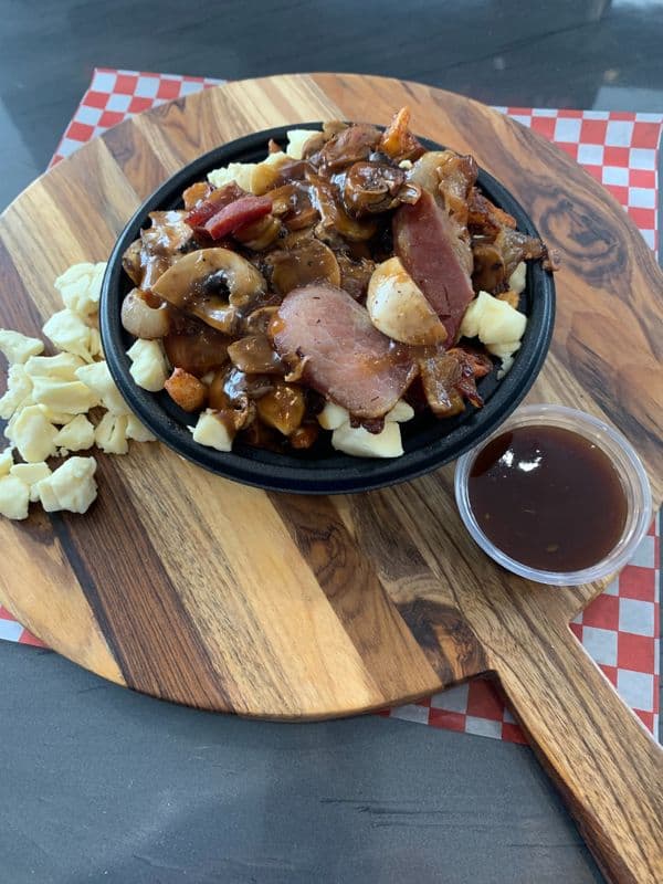 Poutine de luxe / Deluxe Poutine