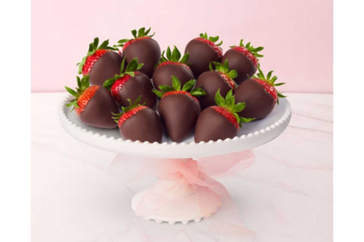 Chocolate Covered Strawberries (6 pcs)