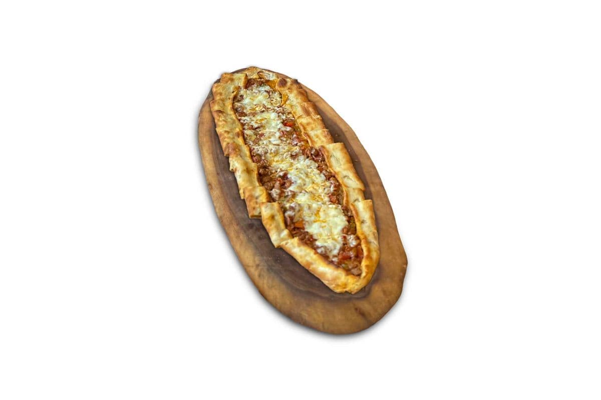Diced Meat & Mozzarella Pide (650 Cal)