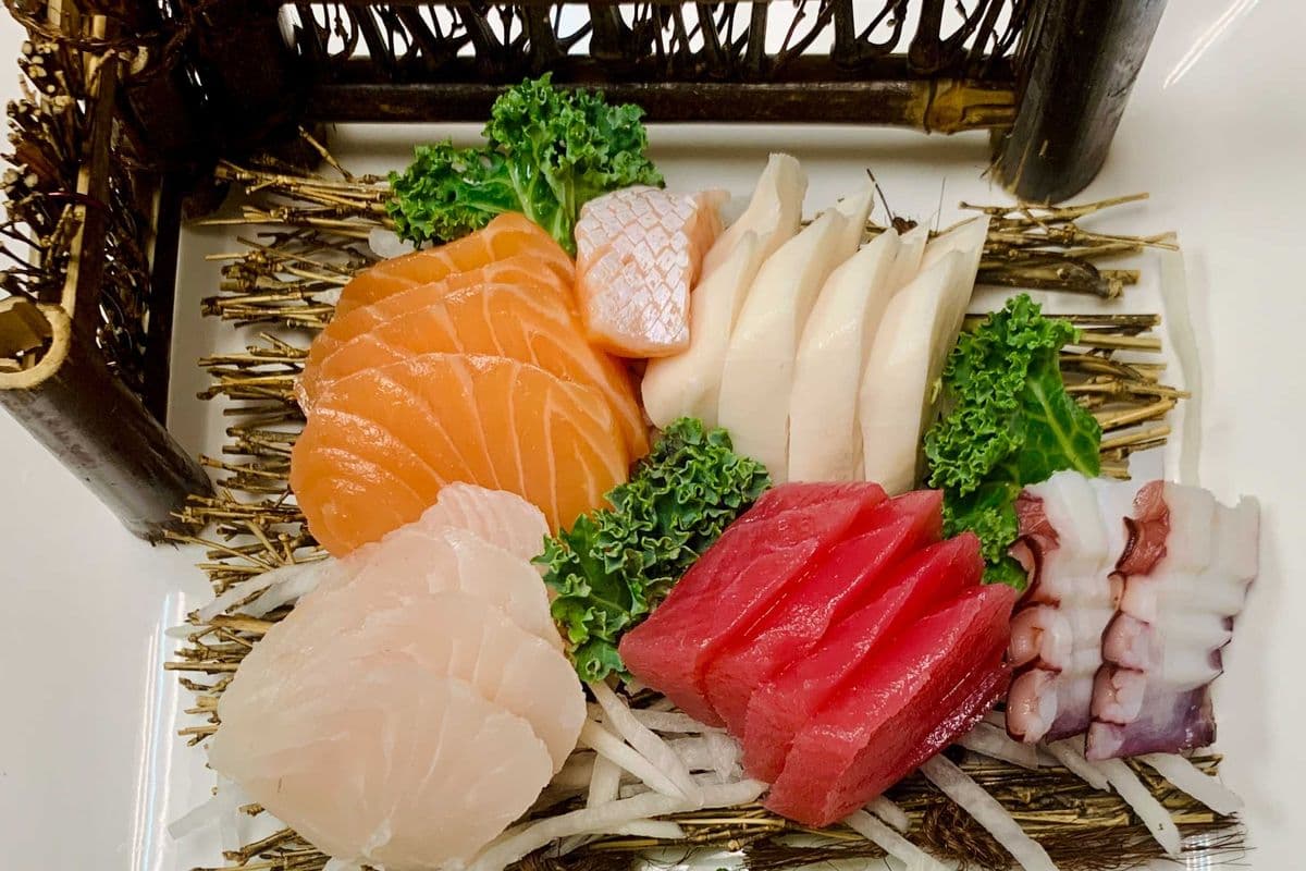 SM07 Sashimi Dinner (18pcs)