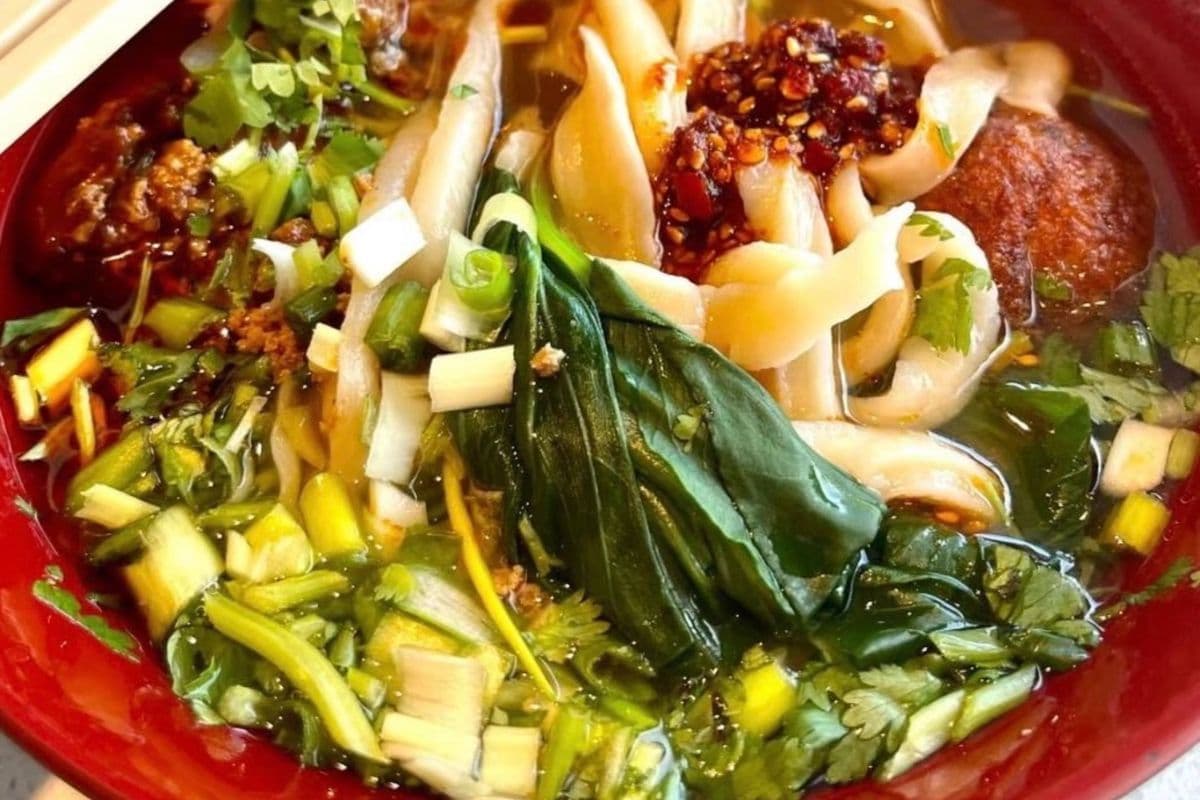 Knife-sliced Noodle with meat sauce