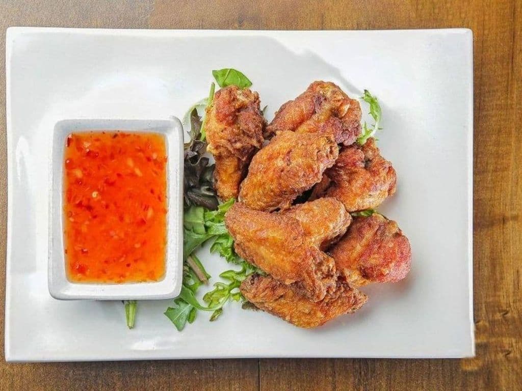 C7. 8 Pcs. Chicken Wings
