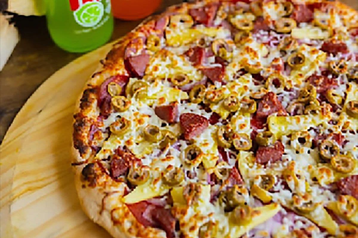 16" The Locomotive Pizza (12 slices)