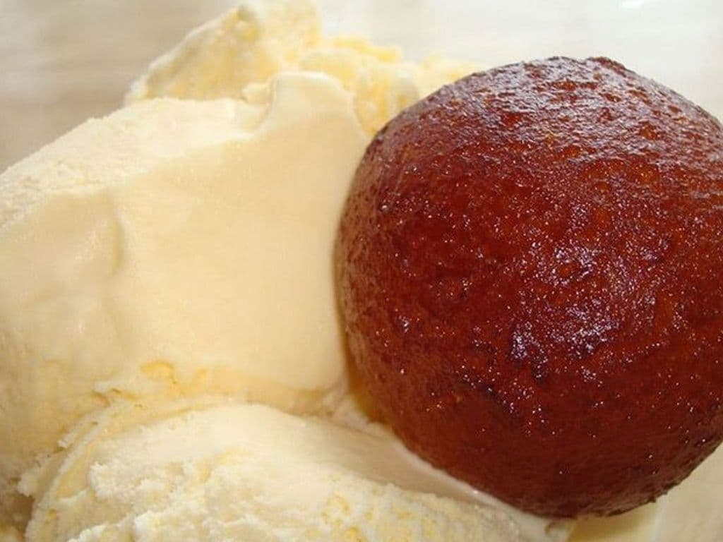 Gulab Jamun With Ice cream