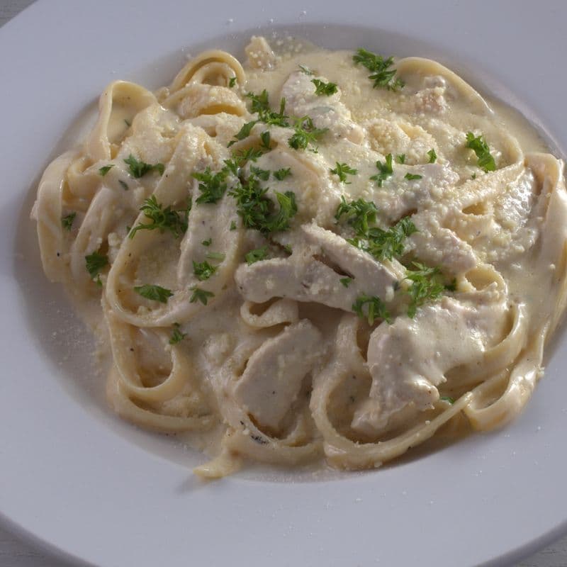 Fettuccini au Poulet / Chicken Fettuccine