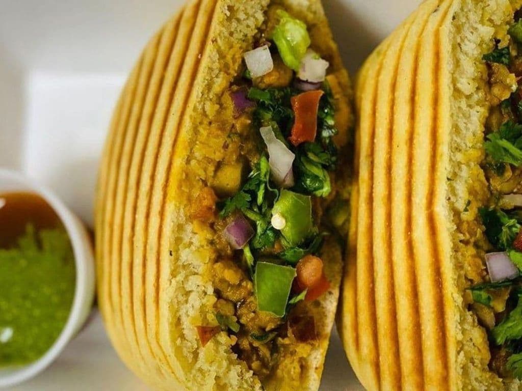 Stuffed Kulcha Channa - 2 pcs