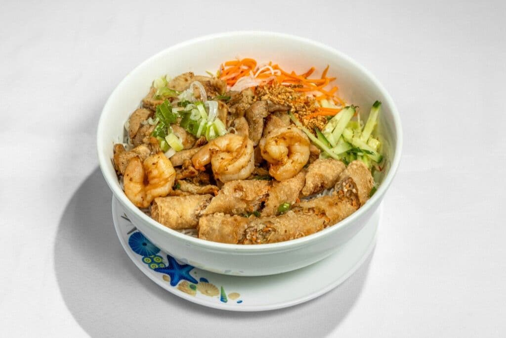 B27. Vermicelli with 2 Spring Rolls, 3 Grilled Shrimps, and Grilled Chicken