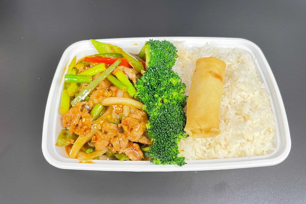 蒜薹羊肉饭 / Garlic Moss Lamb with Rice