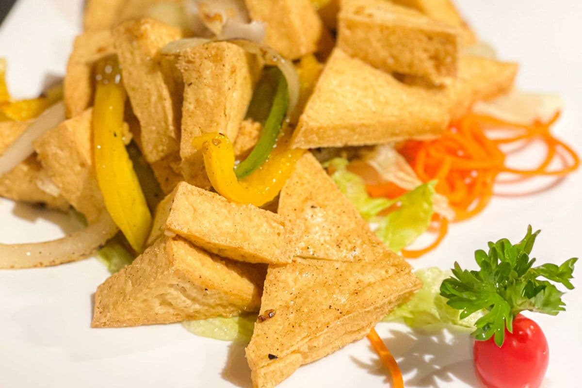 17. Tofu frit au sel et poivre / Fried Salt and Pepper Tofu