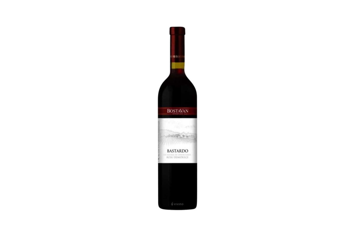 Bostavan Bastardo Roşu Demidulce (Moldova) (1 x 750ML)